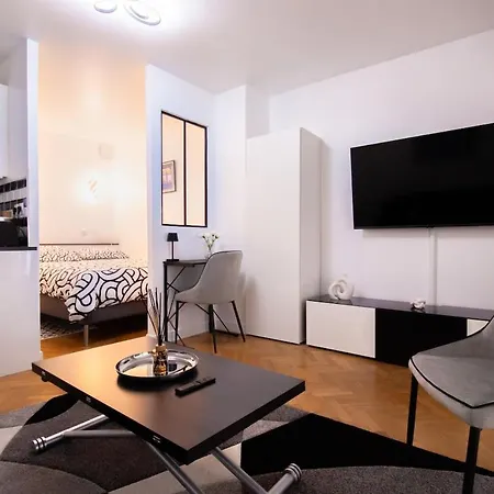 Stylish Escape In The Vibrant 11th Arrondissement Appartamento Parigi