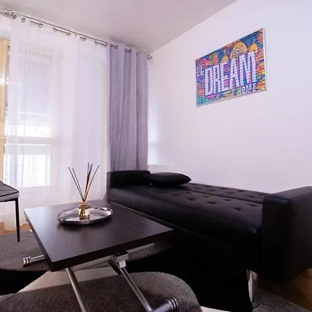 Stylish Escape In The Vibrant 11th Arrondissement 아파트